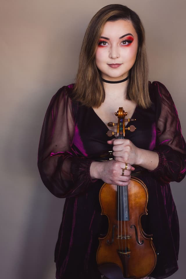Allie Neff - Violinist