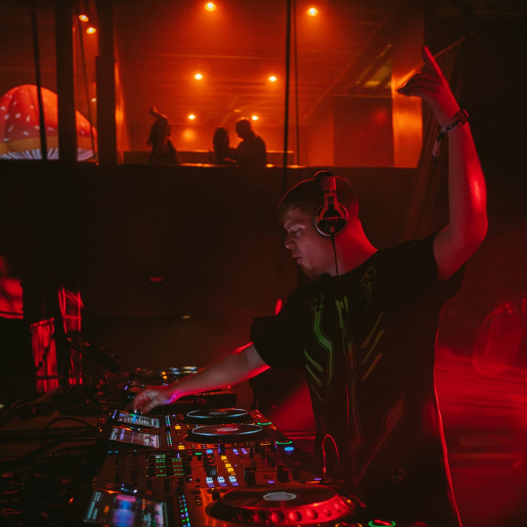No Nice Things - Halloween Dance DJ